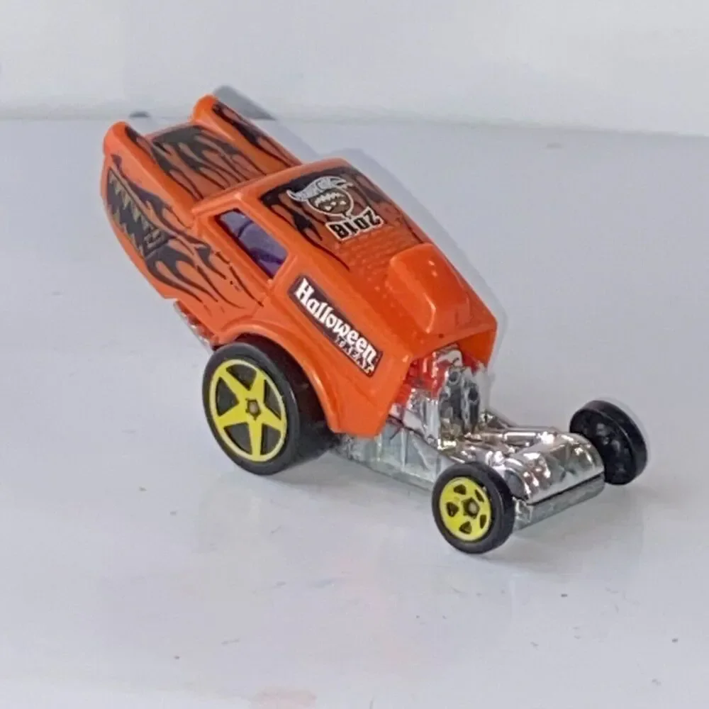 Hot Wheels Poppa Wheelie 1/5 Diecast Van 5/365 Holiday Racers 2013 Halloween